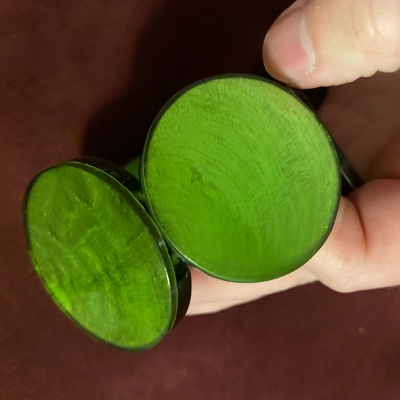 Art Deco Lucite Lime Green Bracelet - Picture 5 of 7